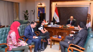 وزير العمل يلتقي وفدًا من شركة ماجنت بلتون للحلول الإدارية
