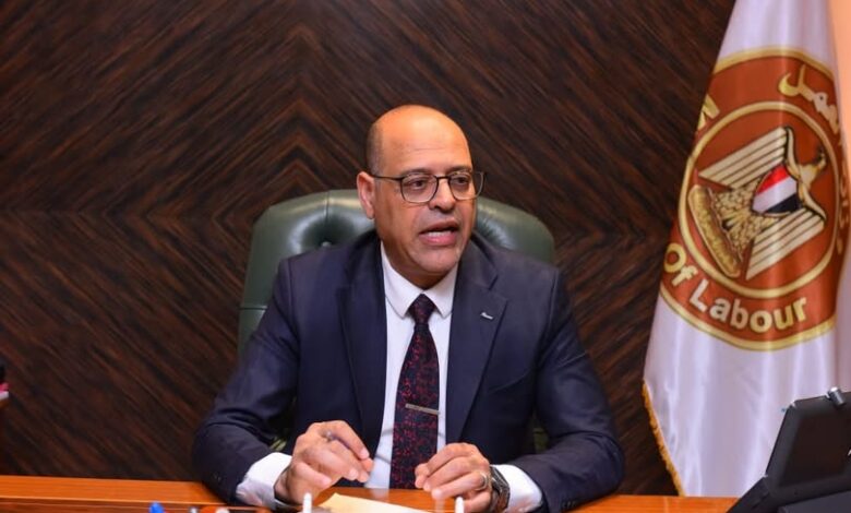 وزير العمل يُقرر إلغاء وإيقاف نشاط 4 شركات إلحاق عمالة بالخارج لمخالفتهم أحكام القانون خلال شهر واحد