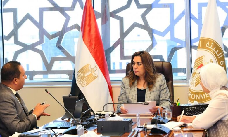 وزيرة التنمية المحلية والقائم بأعمال وزيرة البيئة تتابع آخر مستجدات العمل بمصرف المحيط بالمنيا
