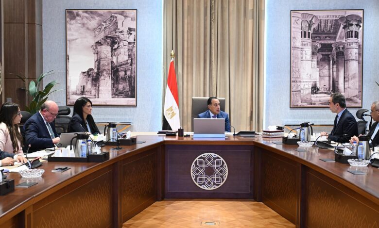 رئيس الوزراء يتابع إجراءات فض التشابكات المالية بين الهيئة الوطنية للإعلام وبنك الاستثمار القومي