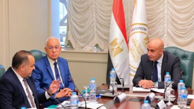 عبد اللطيف يلتقي بوفد من مؤسسة "مصر الخير" لبحث تعزيز التعاون في عدد من المبادرات المتعلقة بمجال الكشف عن ضعاف البصر بين طلاب المدارس