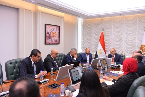 وزير العمل يلتقي وفدًا من شركة "eSpace" المتخصصة في تكنولوجيا المعلومات