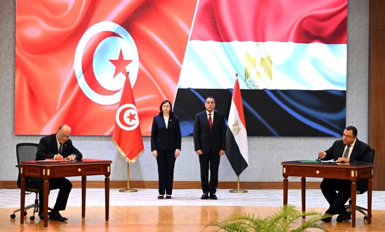 رئيسا وزراء مصر وتونس يشهدان توقيع 8 وثائق في عدد من مجالات التعاون المشترك