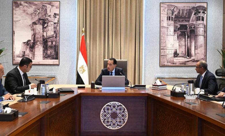 رئيس الوزراء يُتابع الخطة التنفيذية للتوسع في إقامة محطات تحلية مياه البحر