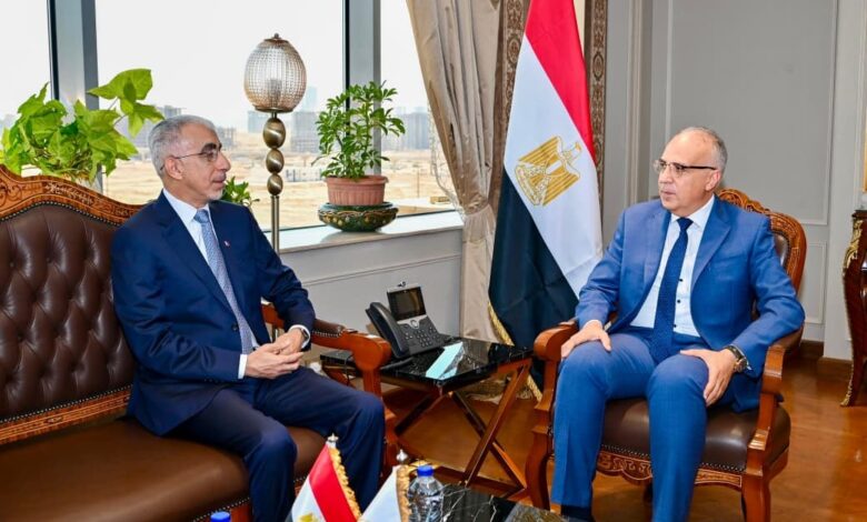 سويلم يلتقي وزير الأشغال البحريني لمناقشة سُبل تعزيز التعاون بين مصر والبحرين في مجال الموارد المائية