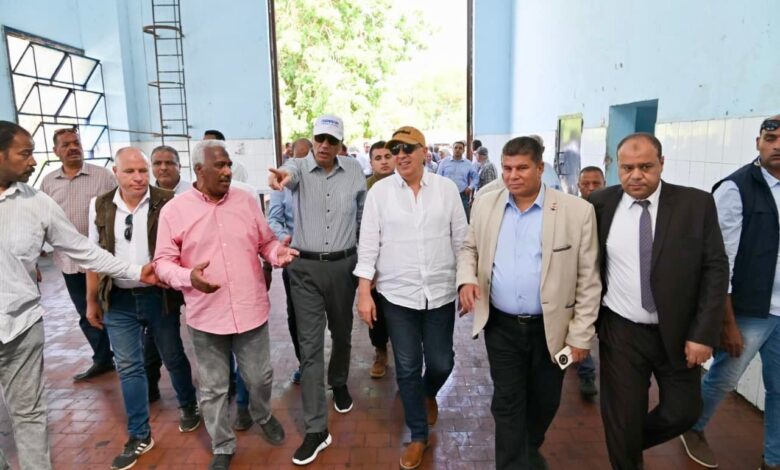 سويلم يواصل جولته بمحافظة أسوان ويتفقد منطقة وادي النقرة ويشهد نجاح الموسم الصيفي