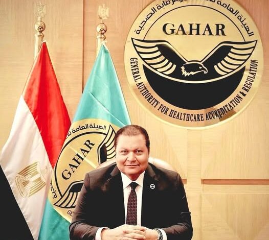 طه يستعرض تقرير إنجازات 2024/2025 أمام مجلس الوزراء، ويؤكد التزام الهيئة بتقديم رعاية صحية متكاملة