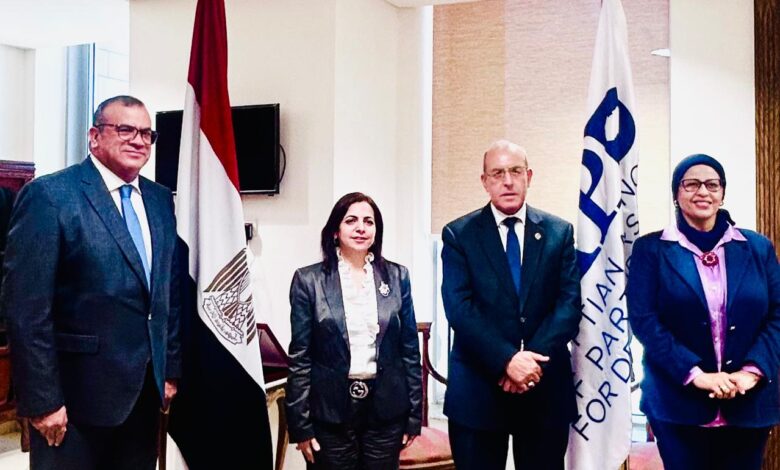 السفير لعجوزي يلتقي بمدير عام الوكالة المصرية للشراكة من أجل التنمية