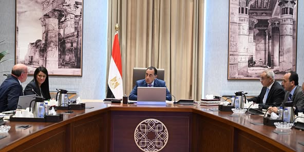 مدبولي يتابع مستجدات جهود فض التشابكات المالية بين جهات الدولة وبنك الاستثمار القومي