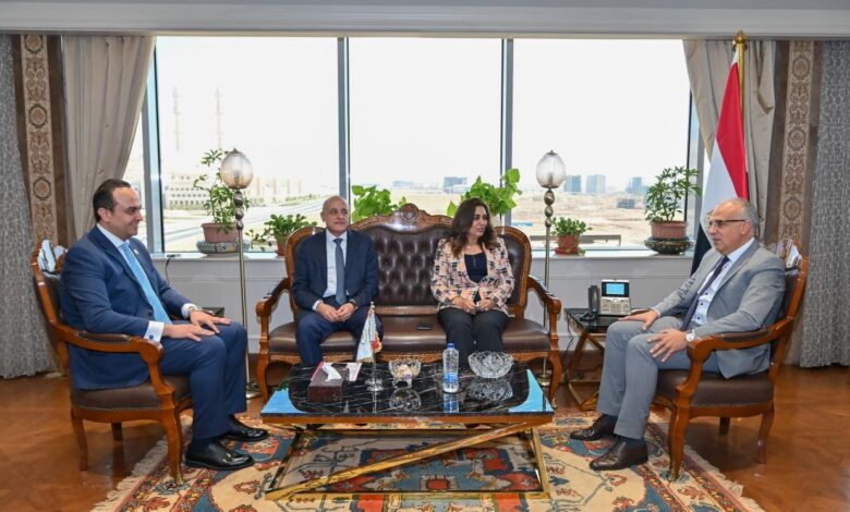 وزيرا الري والتنمية المحلية يبحثان مع محافظ الأقصر ورئيس الرعاية الصحية الأعمال المقترح تنفيذها ببعض المحافظات ذات الواجهة النيلية