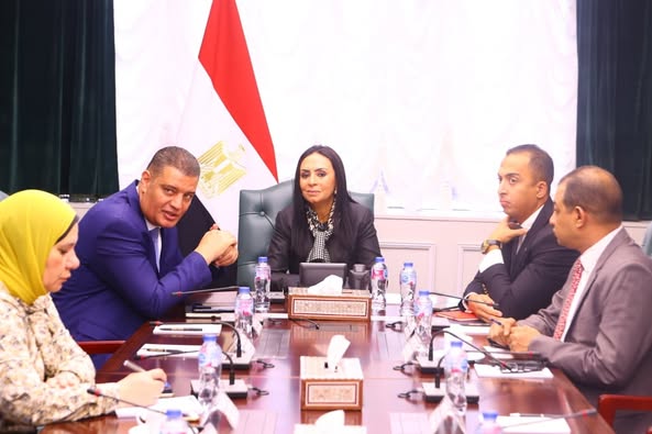 وزيرة التضامن تتابع الموقف التنفيذي لدعم أهالي مشروعات السكن البديل للمناطق المطورة
