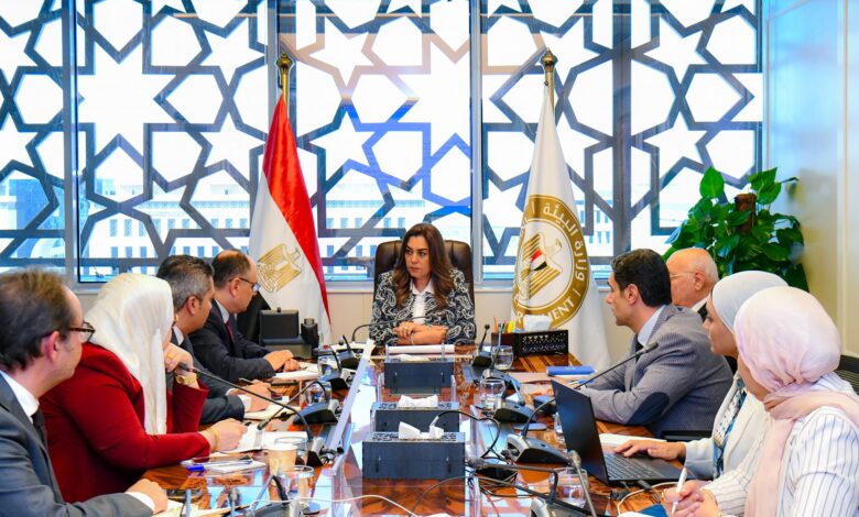 وزيرة التنمية المحلية والقائم بأعمال وزير البيئة تطلع على خطط عمل وزارة البيئة مع مركز سيدارى والهيئة الإقليمية برسيجا