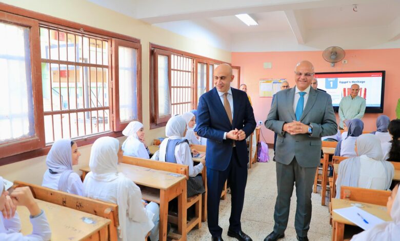 وزير التربية والتعليم ومحافظ القليوبية يتابعان سير العملية التعليمية فى عدد من مدارس محافظة القليوبية