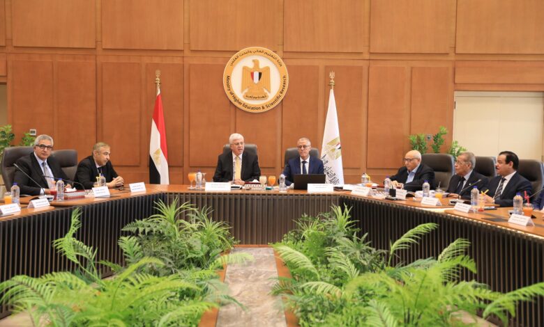 وزير التعليم العالي يترأس اجتماع مجلس الجامعات الأهلية