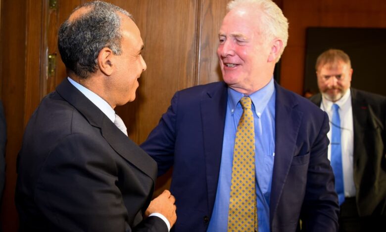 وزير الخارجية يستقبل السيناتور كريس فان هولن والسيناتور جيف ميركلي عضوي مجلس الشيوخ الأمريكي