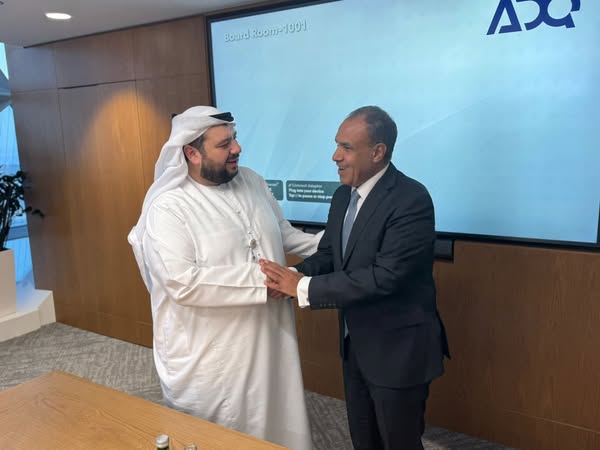 وزير الخارجية يلتقي وزير الاستثمار بدولة الإمارات العربية المتحدة