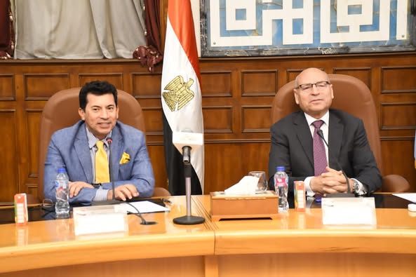 وزير الشباب والرياضة ومحافظ القاهرة يطلقان مبادرة الكيانات في الشارع