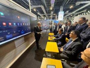 وزير الصحة يبحث مع مسئولي هواوي التعاون في التكنولوجيا الطبية