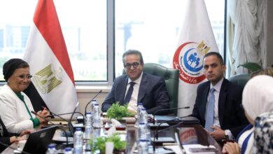 وزير الصحة يبحث مع البنك الدولي تعزيز التعاون في ملف القضية السكانية