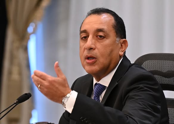 رئيس الوزراء يلتقي عددا من رؤساء التحرير الصحف والمواقع الإلكترونية المصرية لمناقشة القضايا الراهنة والموضوعات على الصعيدين المحلي والعالميّ