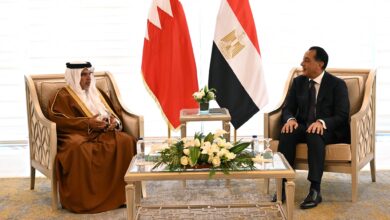 رئيس الوزراء وولي عهد البحرين يترأسان جلسة مباحثات موسّعة