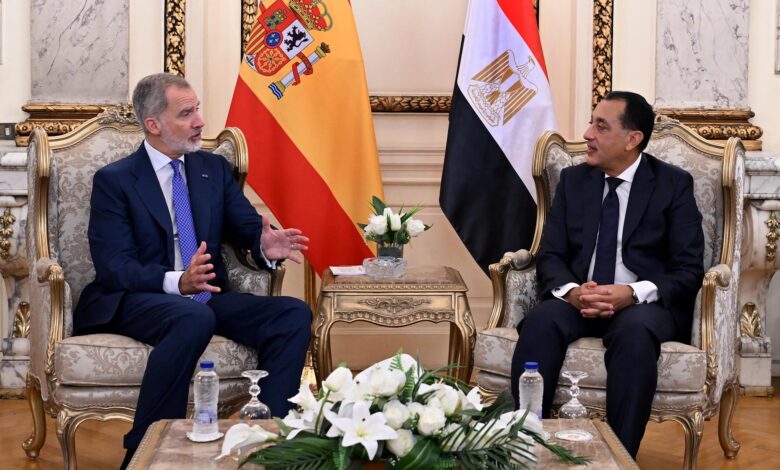 رئيس الوزراء يستقبل ملك أسبانيا بمقر الحكومة