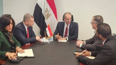 طلعت يبحث مع مسؤولى كبرى الشركات الأمريكية التوسع في استثماراتها في مجال التعهيد في مصر