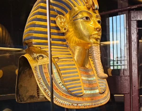 غلق قاعة توت عنخ آمون بالمتحف المصري بالتحرير لنقل آخر مقتنياتها إلى المتحف المصري الكبير تمهيداً لافتتاحه
