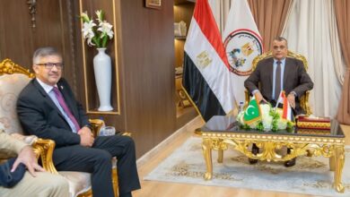 وزير الإنتاج الحربي يستقبل السفير الباكستاني بالقاهرة لبحث التعاون في مجال التصنيع العسكري والمدني