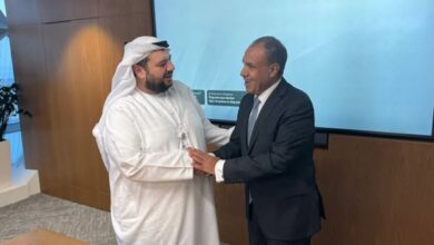 وزير الخارجية يلتقي وزير الاستثمار بدولة الإمارات العربية المتحدة