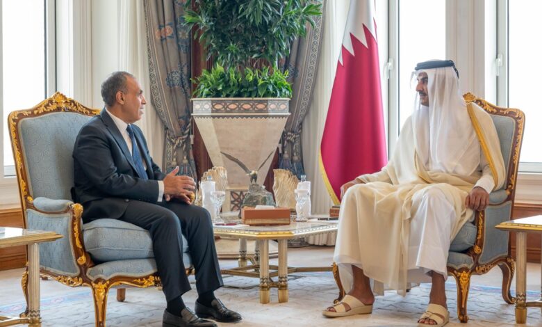 وزير الخارجية ينقل رسالة تضامن ودعم من فخامة الرئيس إلى أمير دولة قطر الشقيقة
