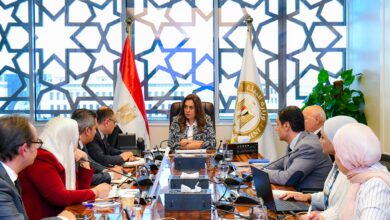 وزيرة التنمية المحلية والقائم بأعمال وزير البيئة تطلع على خطط عمل وزارة البيئة مع مركز سيدارى والهيئة الإقليمية برسيجا