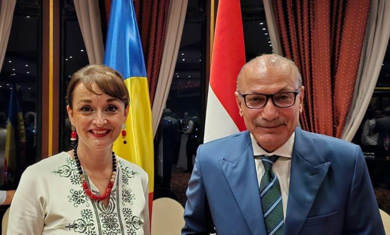 سفير تركيا بالقاهرة يهنئ سفيرة رومانيا بيوم القوات المسلحة الرومانية