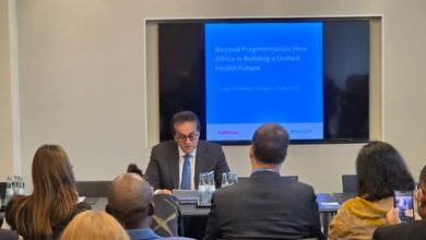 عبد الغفار يلتقي رئيس مكتب أفريقيا بمجموعة ميرك لتعزيز الشراكة في ملف الأدوية