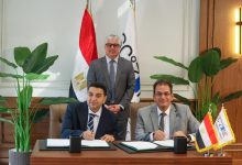 يشهد توقيع عقد مشروع شركة "الأهرام للكيماويات" لإنتاج الفورمالدهيد ومشتقاته