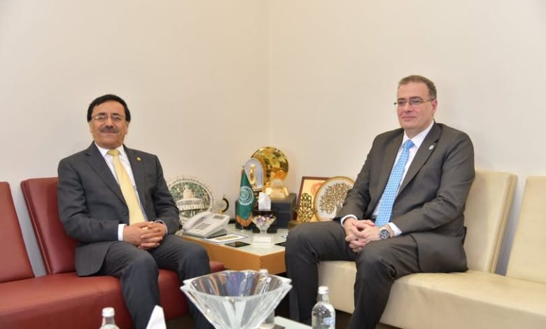رئيس الجهاز المركزي للتنظيم والإدارة يبحث مع المدير العام للمنظمة العربية للتنمية الإدارية سبل تعزيز التعاون المشترك