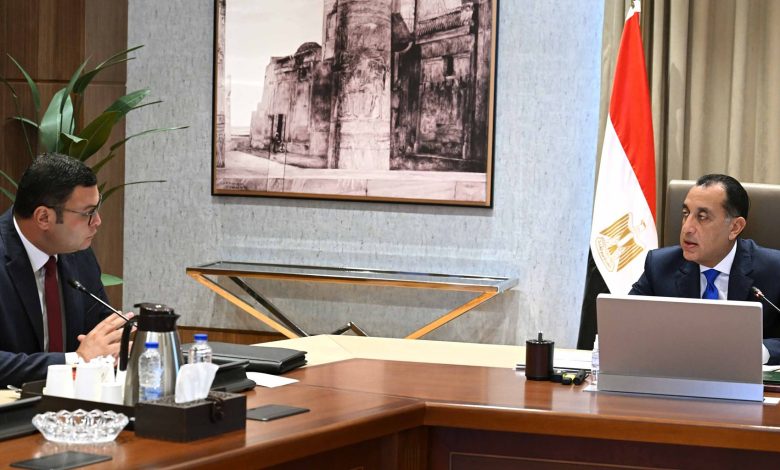 رئيس الوزراء يتابع موقف تنفيذ مختلف المشروعات بالمدن الجديدة