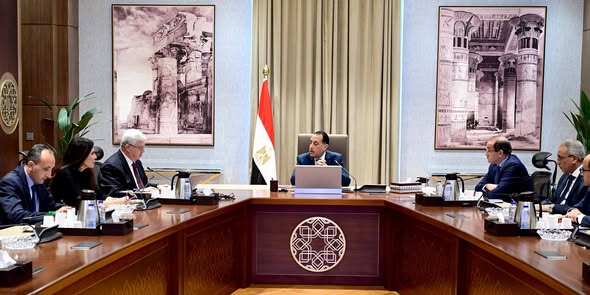 رئيس الوزراء يُتابع مع وزيري التعليم العالي والمالية عدداً من ملفات التعاون المشترك