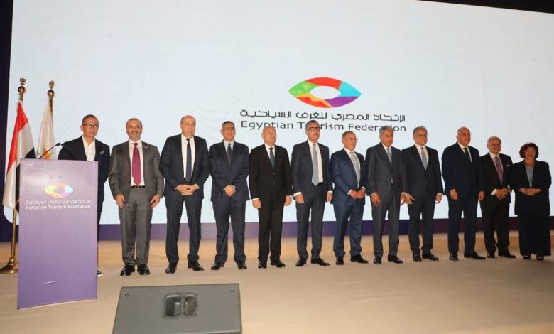 رئيس غرفة المنشآت والمطاعم السياحية يشيد باحتفالية الاتحاد المصري للغرف السياحية لتكريم العنانى