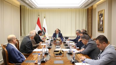 شيمي يستقبل وفدًا من شركة إندوراما العالمية لبحث مجالات التعاون المشترك