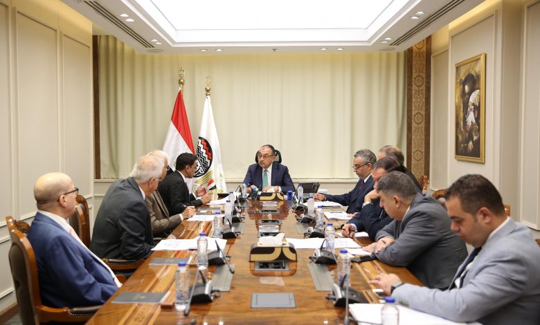 شيمي يستقبل وفدًا من شركة إندوراما العالمية لبحث مجالات التعاون المشترك