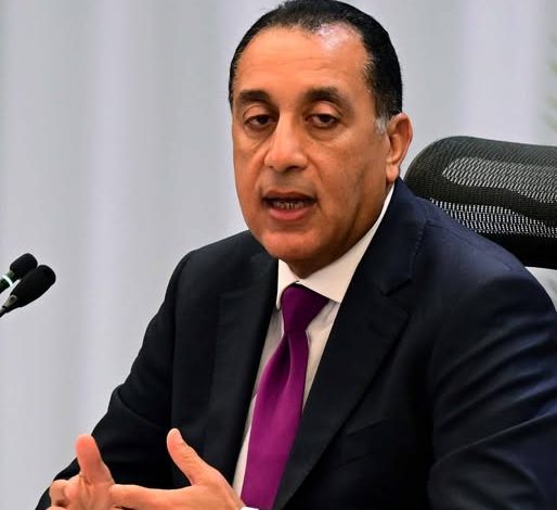 مدبولي يبدأ جولة ميدانية جديدة لتفقد وافتتاح عددٍ من المشروعات التنموية والخدمية بمحافظة السويس