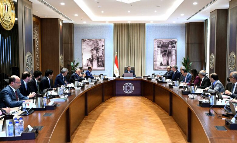 مدبولي يستعرض جهود تجهيز الشركات الحكومية للطرح وسُبل تنشيط البورصة المصرية