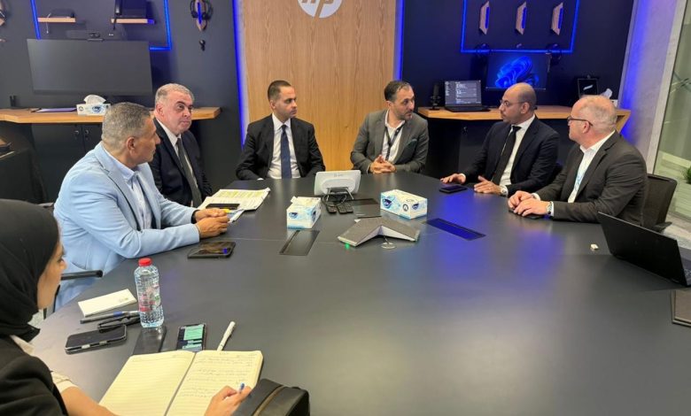 نائب وزير الصحة يلتقي ممثلي شركة HP في دبي لبحث تعزيز التحول الرقمي وتطبيقات الذكاء الاصطناعي في القطاع الصحي