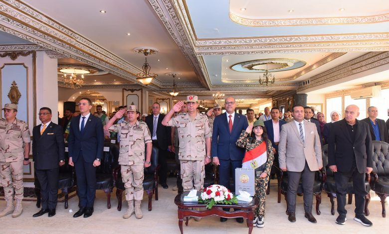 وزارة العمل تنظم ندوة تثقيفية لعمال العاشر من رمضان