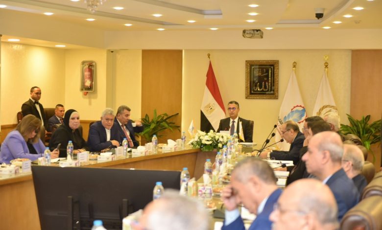 وزير التموين يترأس اجتماع الجمعية العامة للشركة القابضة للصناعات الغذائيـة