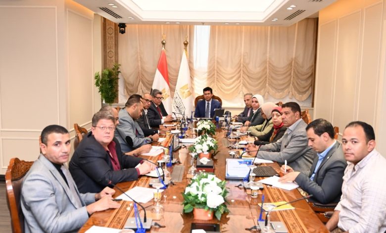 وزير الشباب والرياضة يجتمع مع شركاء الحملة القومية شارك.. الكلمة كلمتك