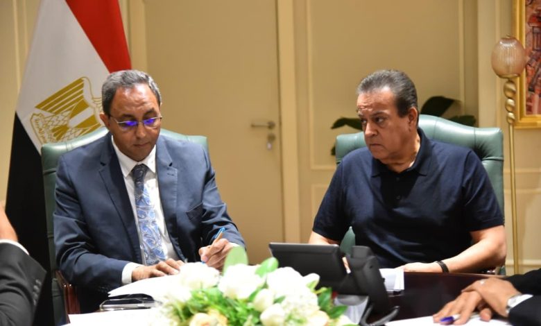 وزير الصحة يبحث مع محافظ قنا تطوير المنظومة الصحية وتحقيق نقلة نوعية في خدمات الصعيد