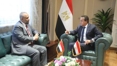 وزير الصحة يبحث مع نظيره السوداني تعزيز التعاون الصحي ودعم الشعب السوداني