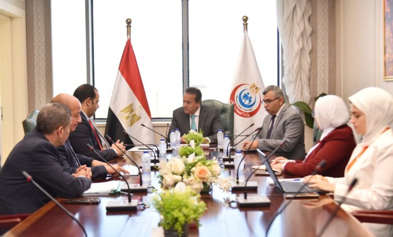 وزير الصحة يستقبل وفد شركة وادي النيل للمقاولات لبحث تسريع المشروعات الصحية وتعزيز التعاون